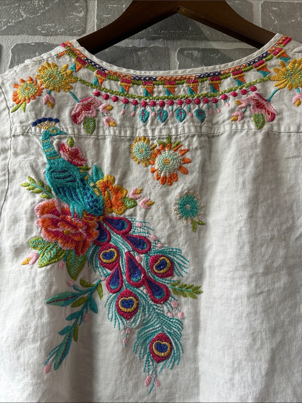 Johnny Was Linen Embroidered Blouse Peacock Floral Boho Light Gray Short Sleeve - Picture 5 of 7